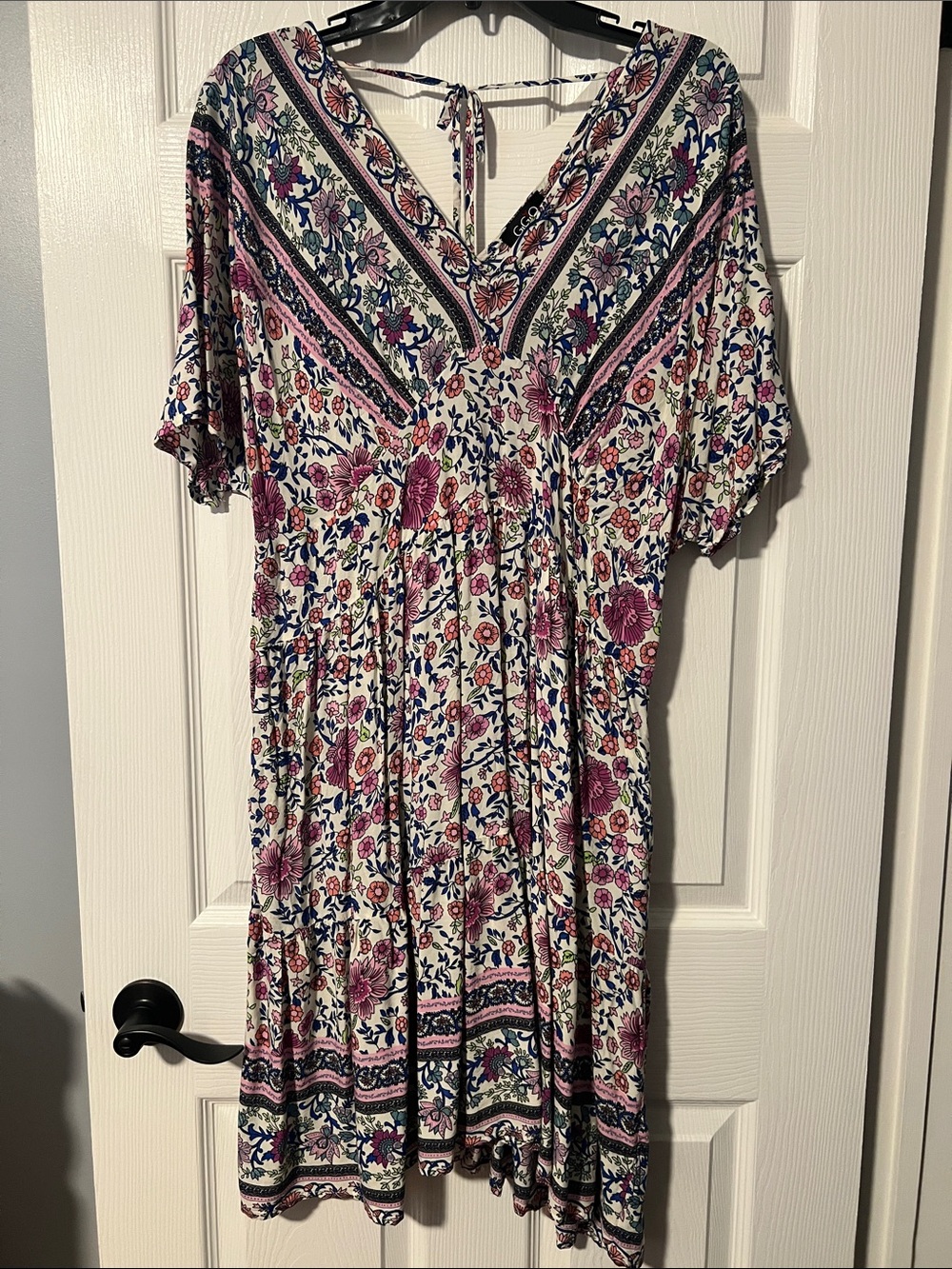 GiGio Floral V-Neck Boho Midi Dress in White and Pink